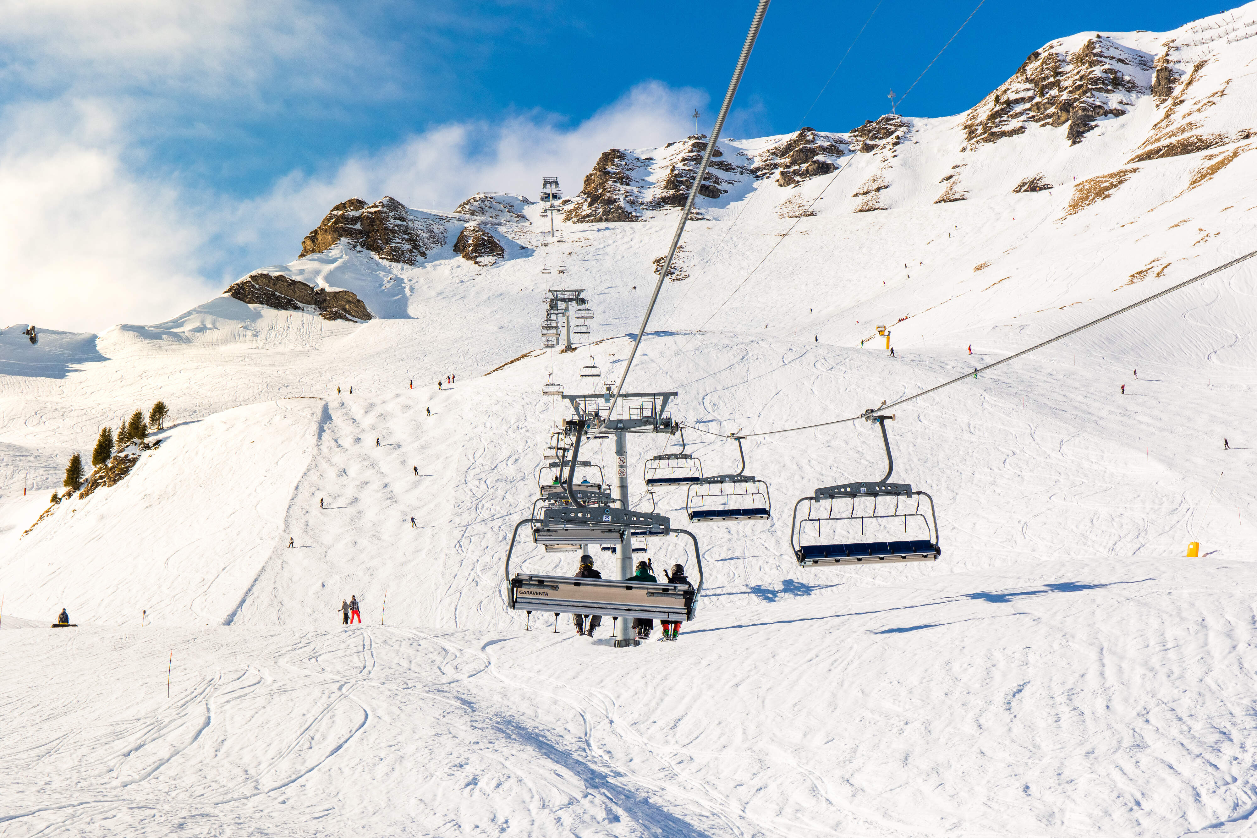 Cheap Late Season Ski Deals